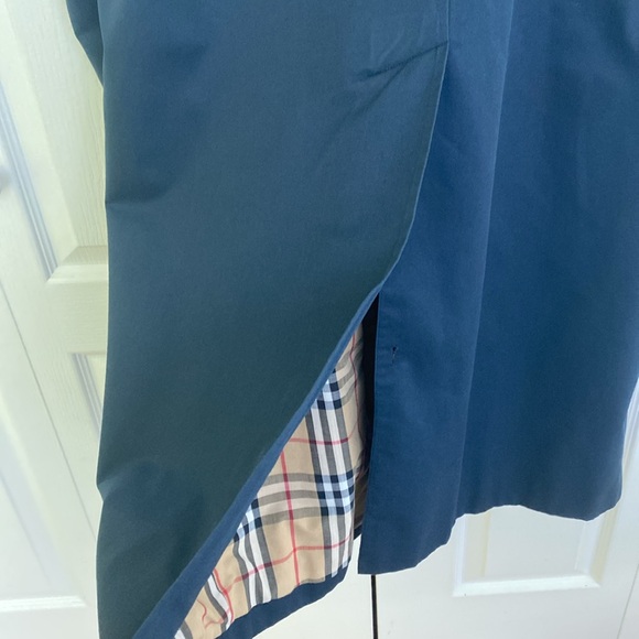 Burberry Vintage Trench Coat - Picture 4 of 10